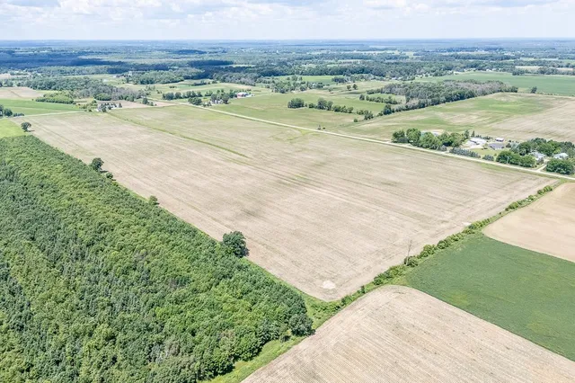 $1,150,000 | N4440 Mayflower Road, Black Creek, WI 54106