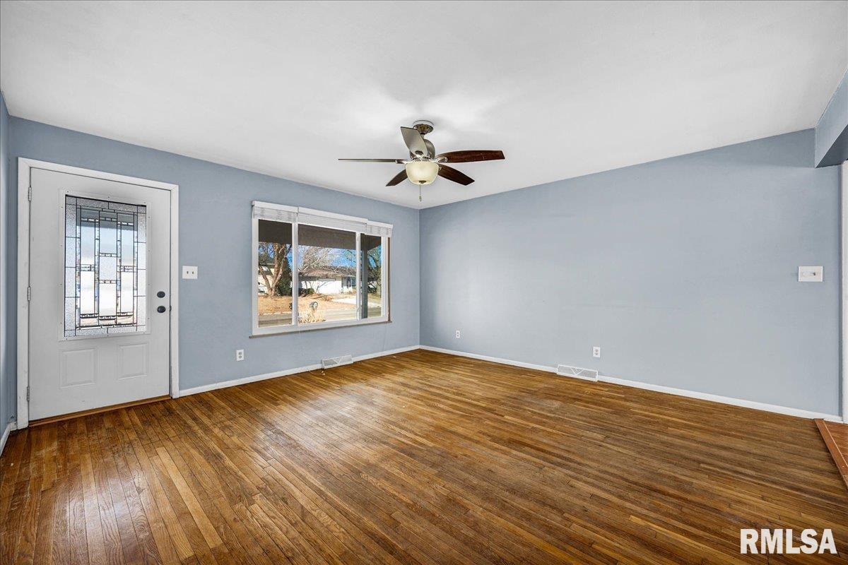 5810 North Hamilton Road Peoria, IL 61614 - Photo 5 of 33 Gallery Image 5