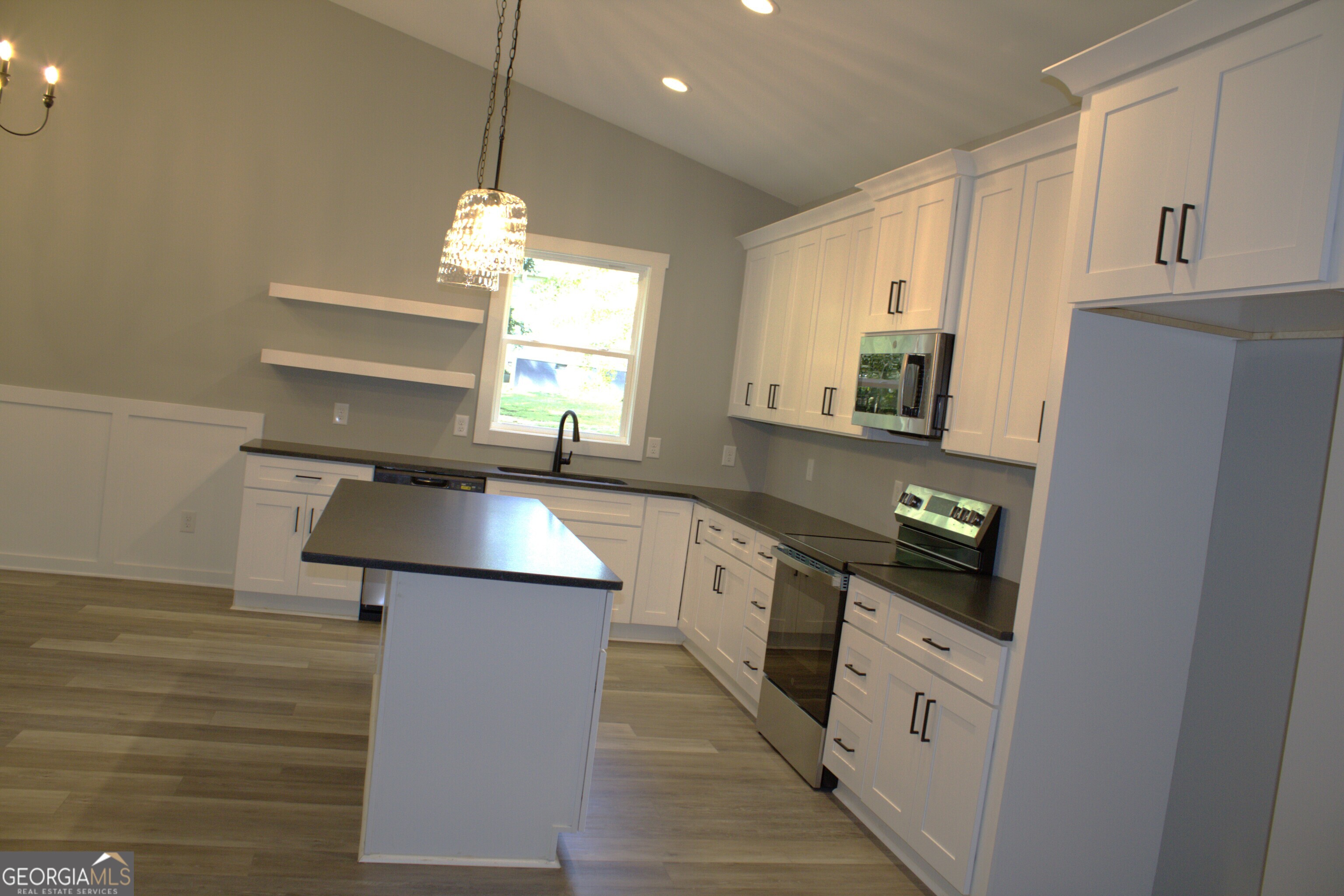 251 North Point Circle Hartwell, GA 30643 - Photo 5 of 15