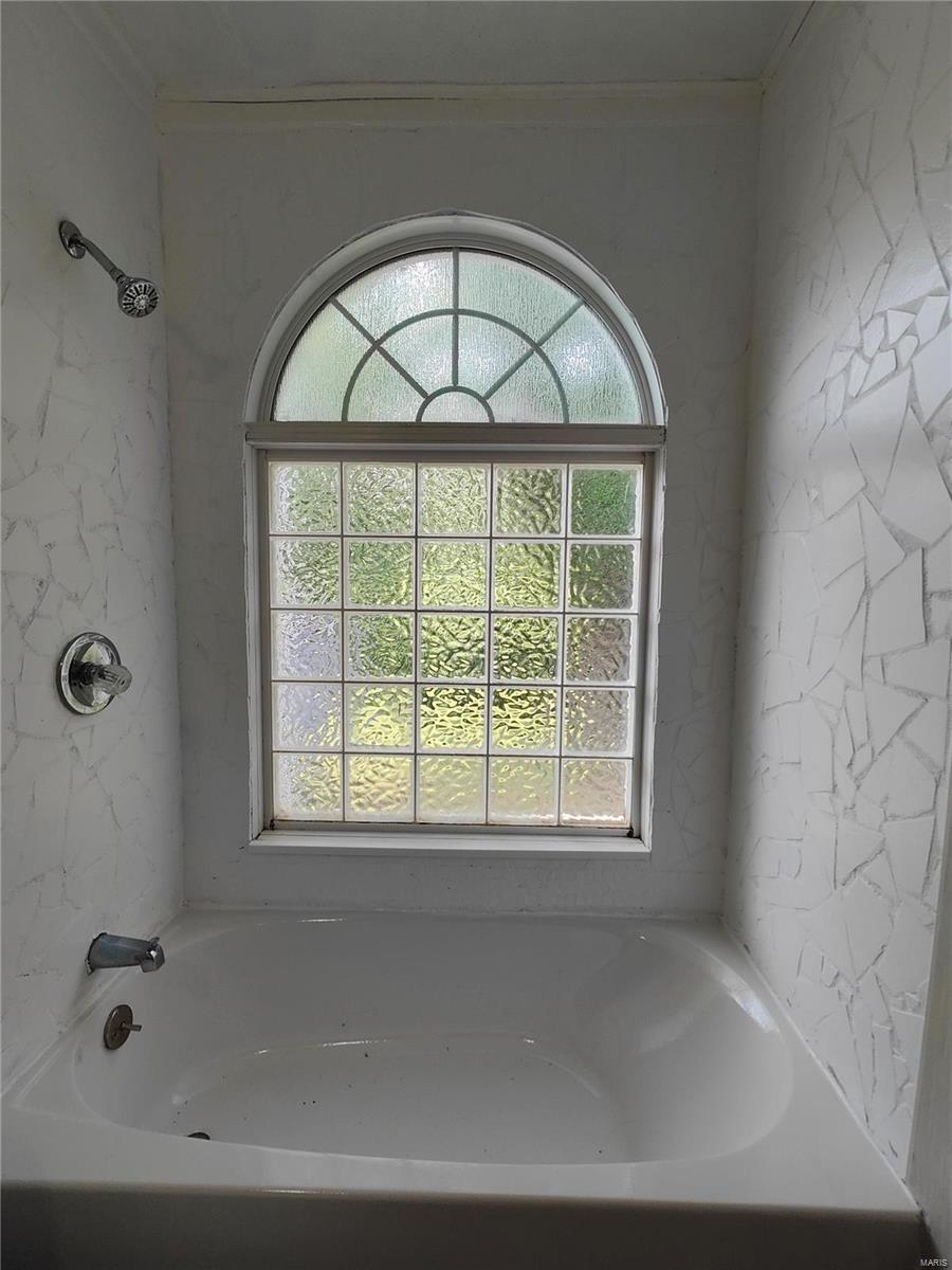 124 Cameron Road St. Louis, MO 63137 - Photo 8 of 21