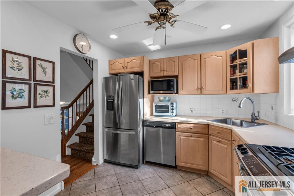 8 Smalley Road Edison, NJ 08817 - Photo 17 of 39