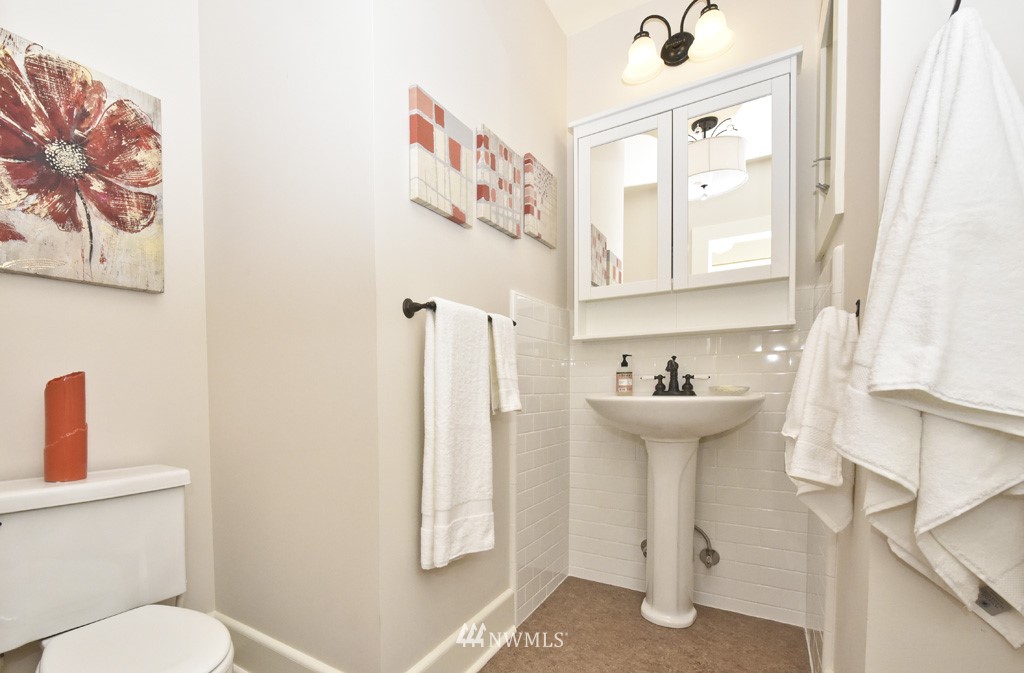 910 North 46th Street Seattle, WA 98103 - Photo 13 of 25