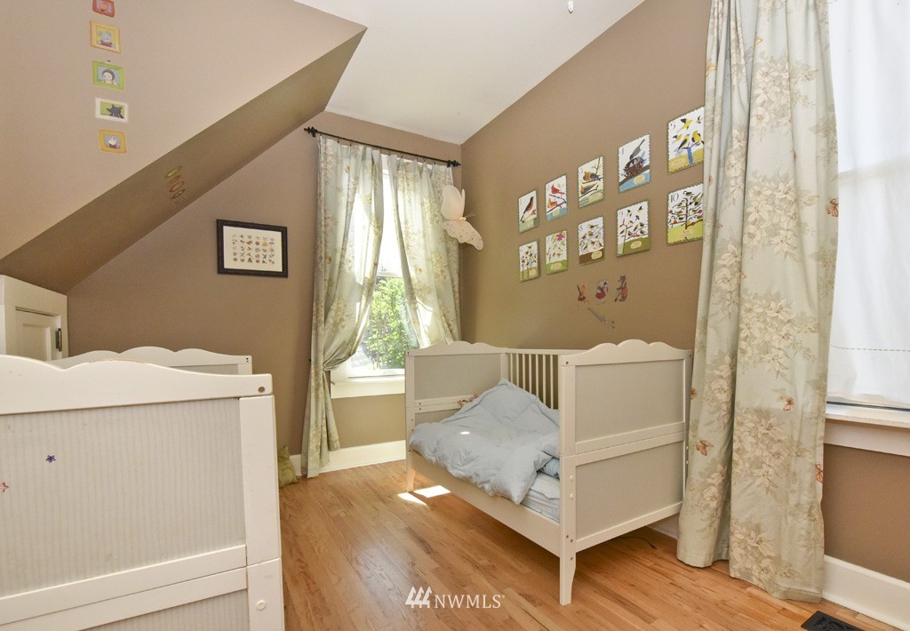 910 North 46th Street Seattle, WA 98103 - Photo 14 of 25