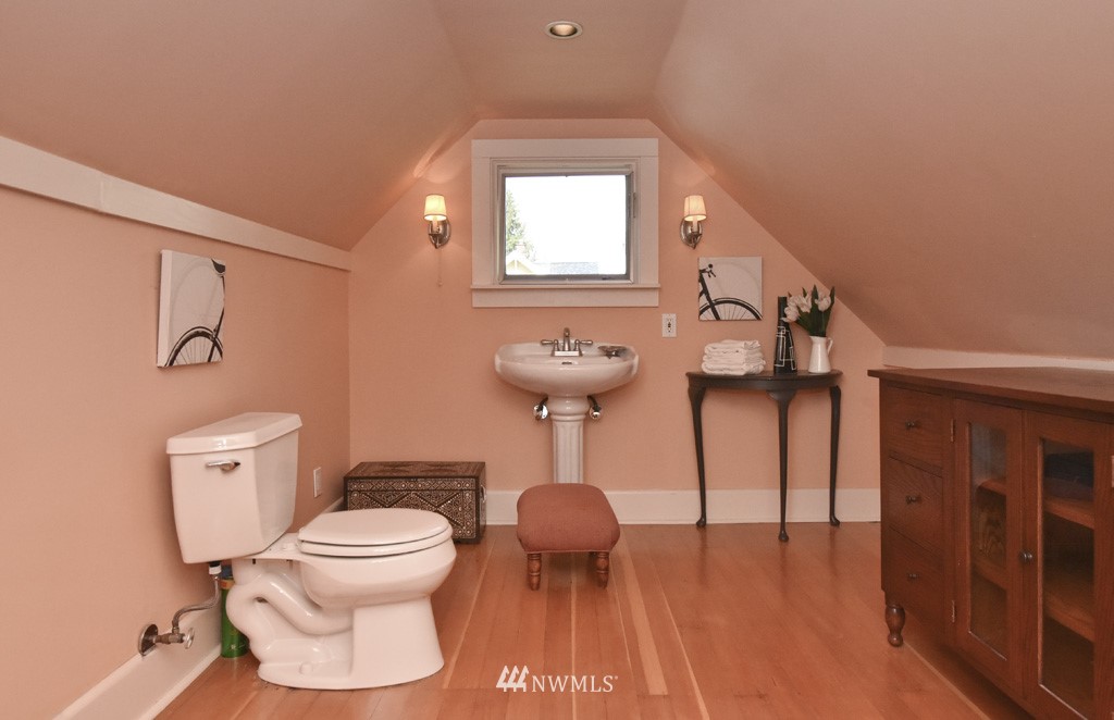 910 North 46th Street Seattle, WA 98103 - Photo 18 of 25