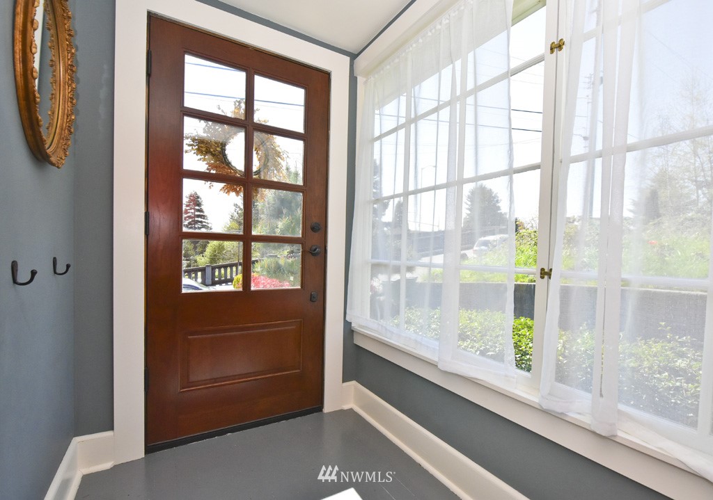910 North 46th Street Seattle, WA 98103 - Photo 3 of 25