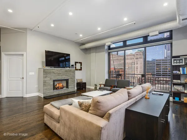 $765,000 | 360 West Illinois Street, Unit 10F, Chicago, IL 60654