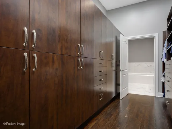 $765,000 | 360 West Illinois Street, Unit 10F, Chicago, IL 60654