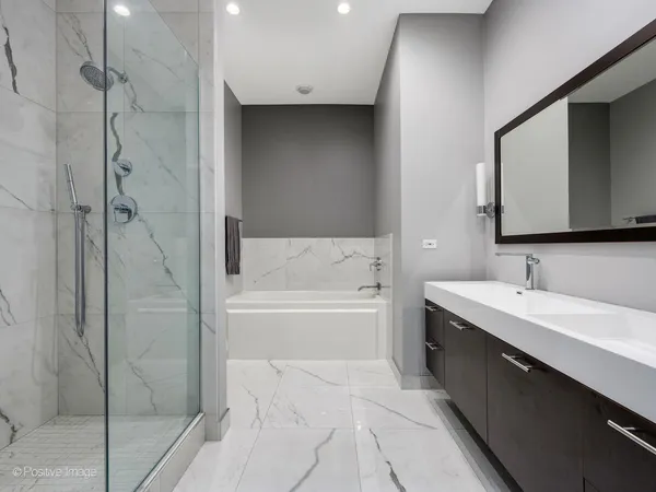 $765,000 | 360 West Illinois Street, Unit 10F, Chicago, IL 60654