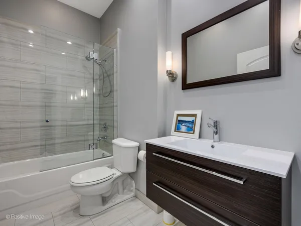 $765,000 | 360 West Illinois Street, Unit 10F, Chicago, IL 60654