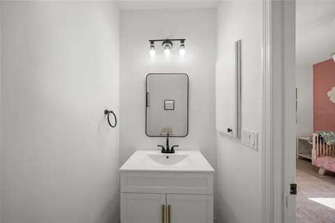 $740,000 | 4882 Greymoss Lane, Sarasota, FL 34233