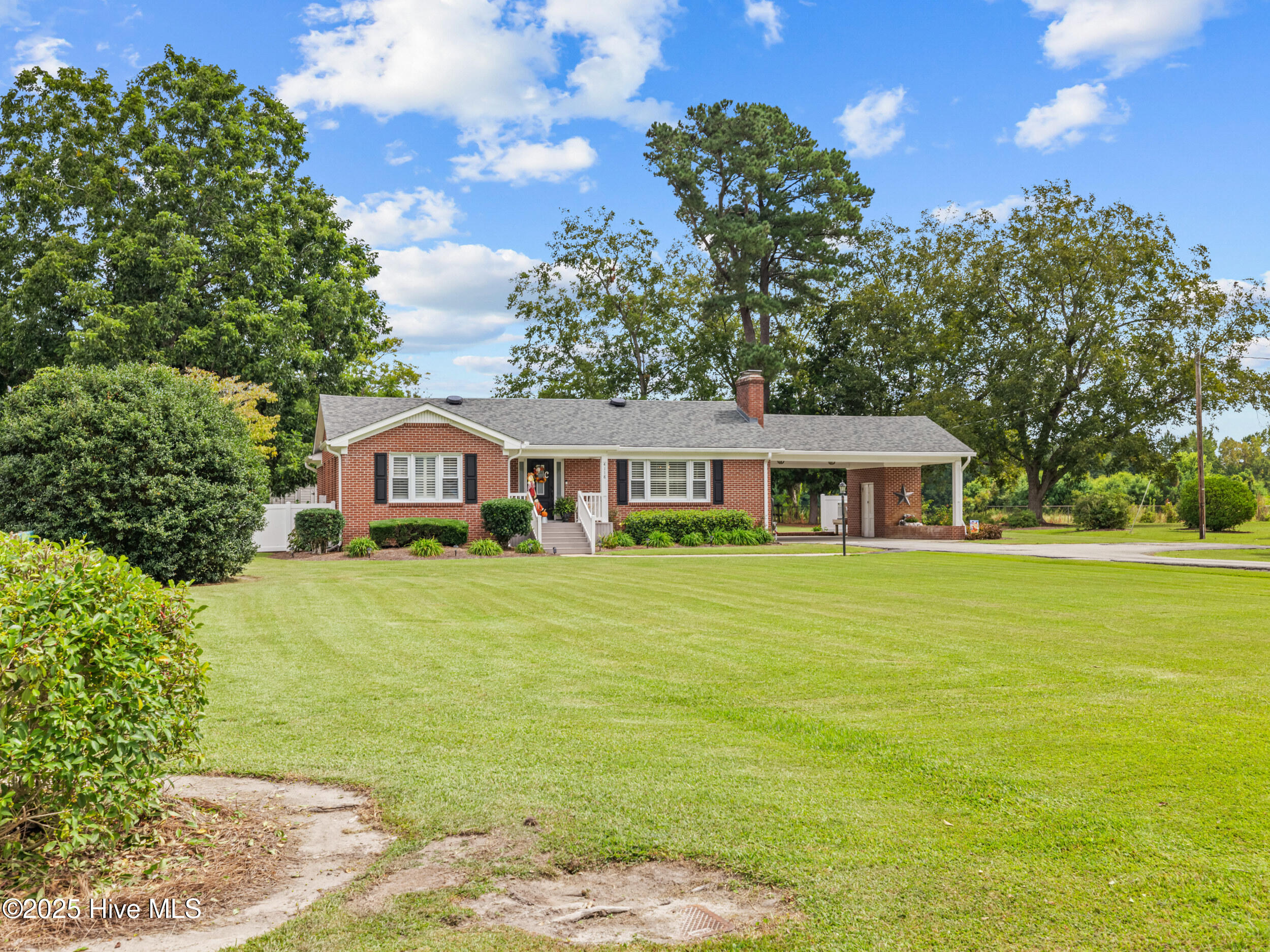 4118 Old Cherry Point Road New Bern, NC 28560 - Photo 2 of 70 025a5461