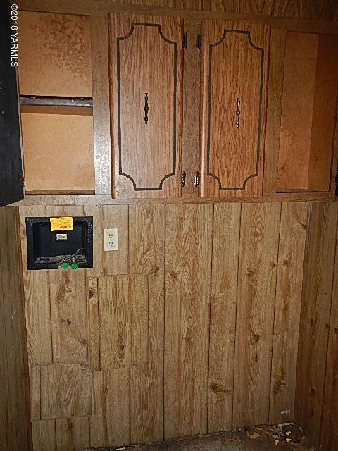 10331 Larue Road Toppenish, WA 98948 - Photo 11 of 13 a view of a closet