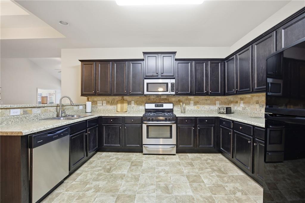 2403 Tree Arbor Way Marietta, GA 30064 - Photo 11 of 25