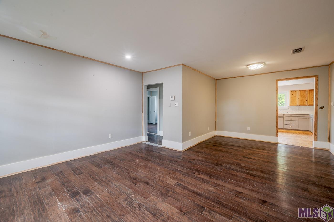 2434 Honeysuckle Avenue Baton Rouge, LA 70808 - Photo 3 of 23