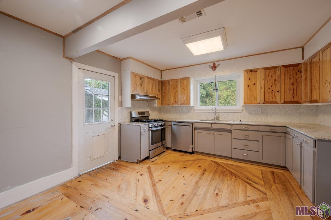 2434 Honeysuckle Avenue Baton Rouge, LA 70808 - Photo 8 of 23