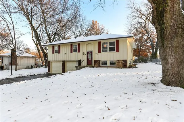 $245,000 | 16501 East 28th Place, Independence, MO 64055