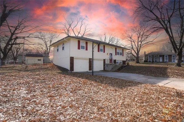 $245,000 | 16501 East 28th Place, Independence, MO 64055