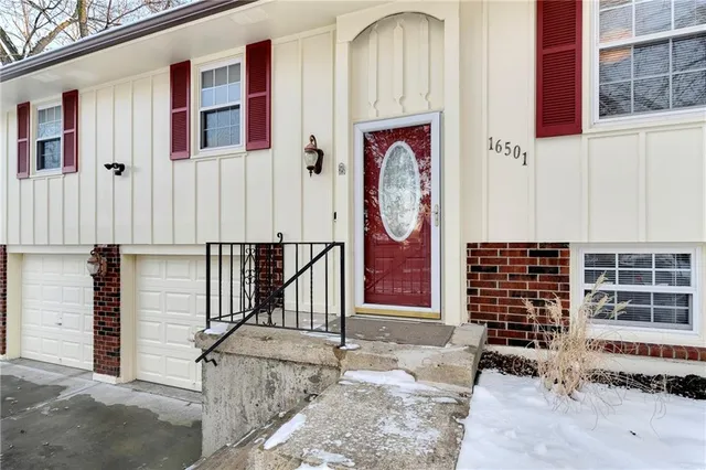 $245,000 | 16501 East 28th Place, Independence, MO 64055