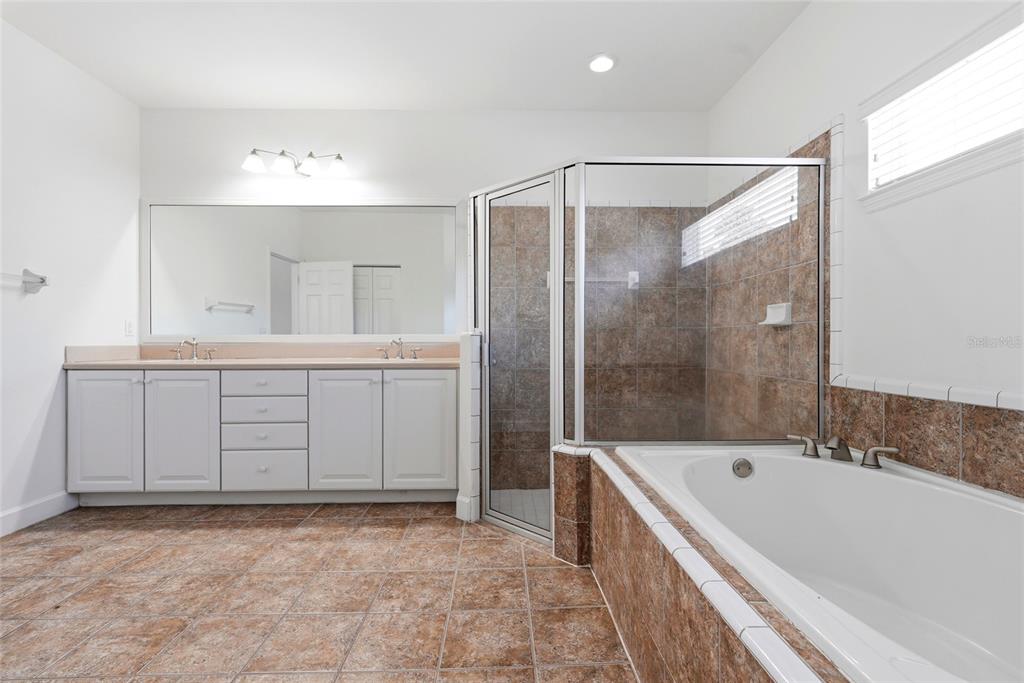 8693 Southwest 76th Place Gainesville, FL 32608 - Photo 23 of 36