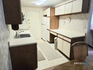 1162 Middle Turnpike West, Unit B2 Manchester, CT 06040 - Photo 10 of 19