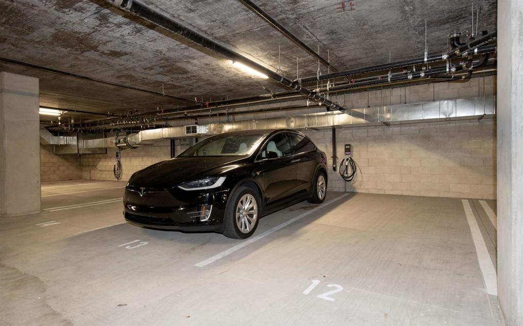 2501 State Street Carlsbad, CA 92008 - Photo 28 of 32 a car parked in a garage
