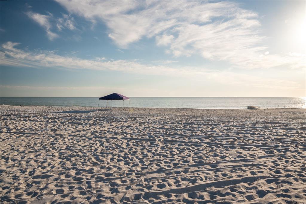 6027 98th Way North St. Petersburg, FL 33708 - Photo 13 of 20 an aerial view of a building