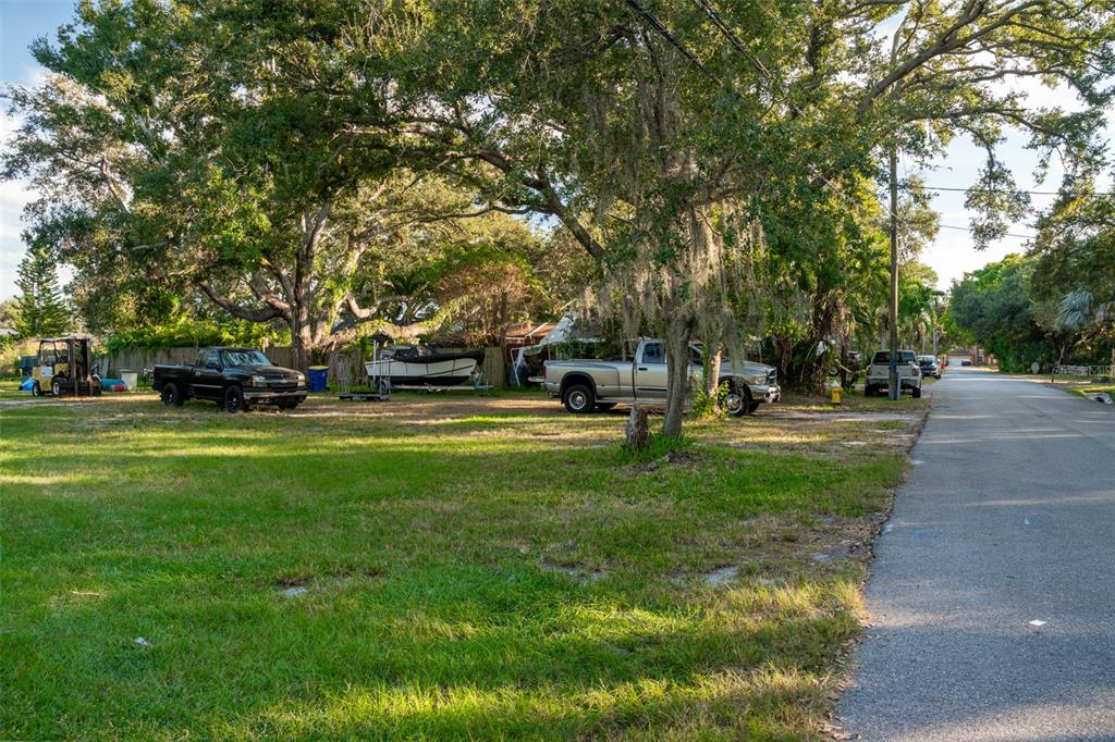 6027 98th Way North St. Petersburg, FL 33708 - Photo 10 of 20