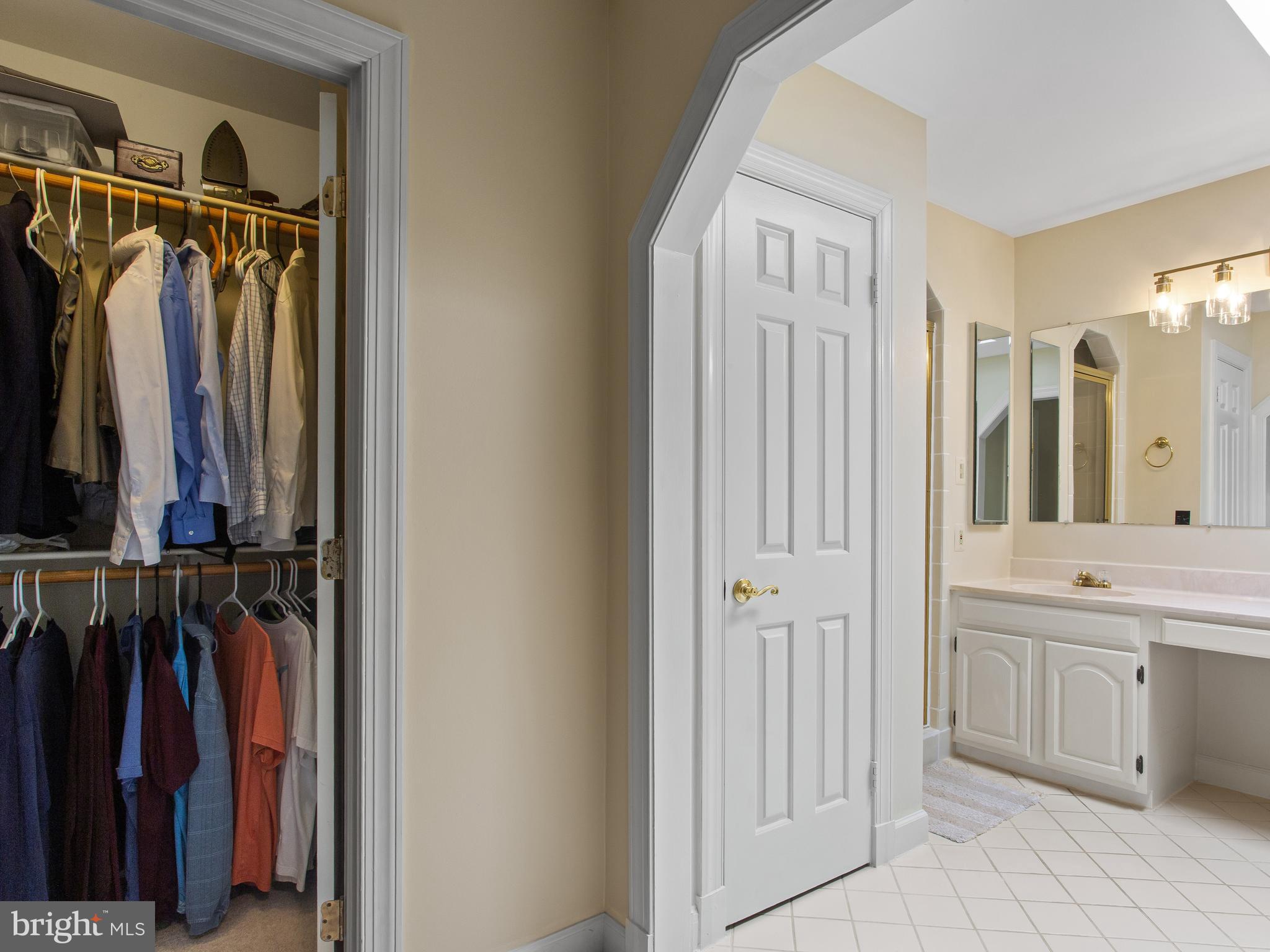 527 Post Oak Road Annapolis, MD 21401 - Photo 22 of 50 Walk-in closets