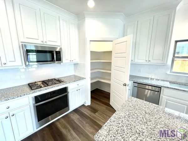 $2,600 | 12951 Great Tern Avenue, Baton Rouge, LA 70810