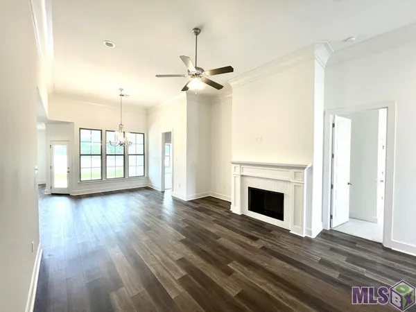 $2,600 | 12951 Great Tern Avenue, Baton Rouge, LA 70810