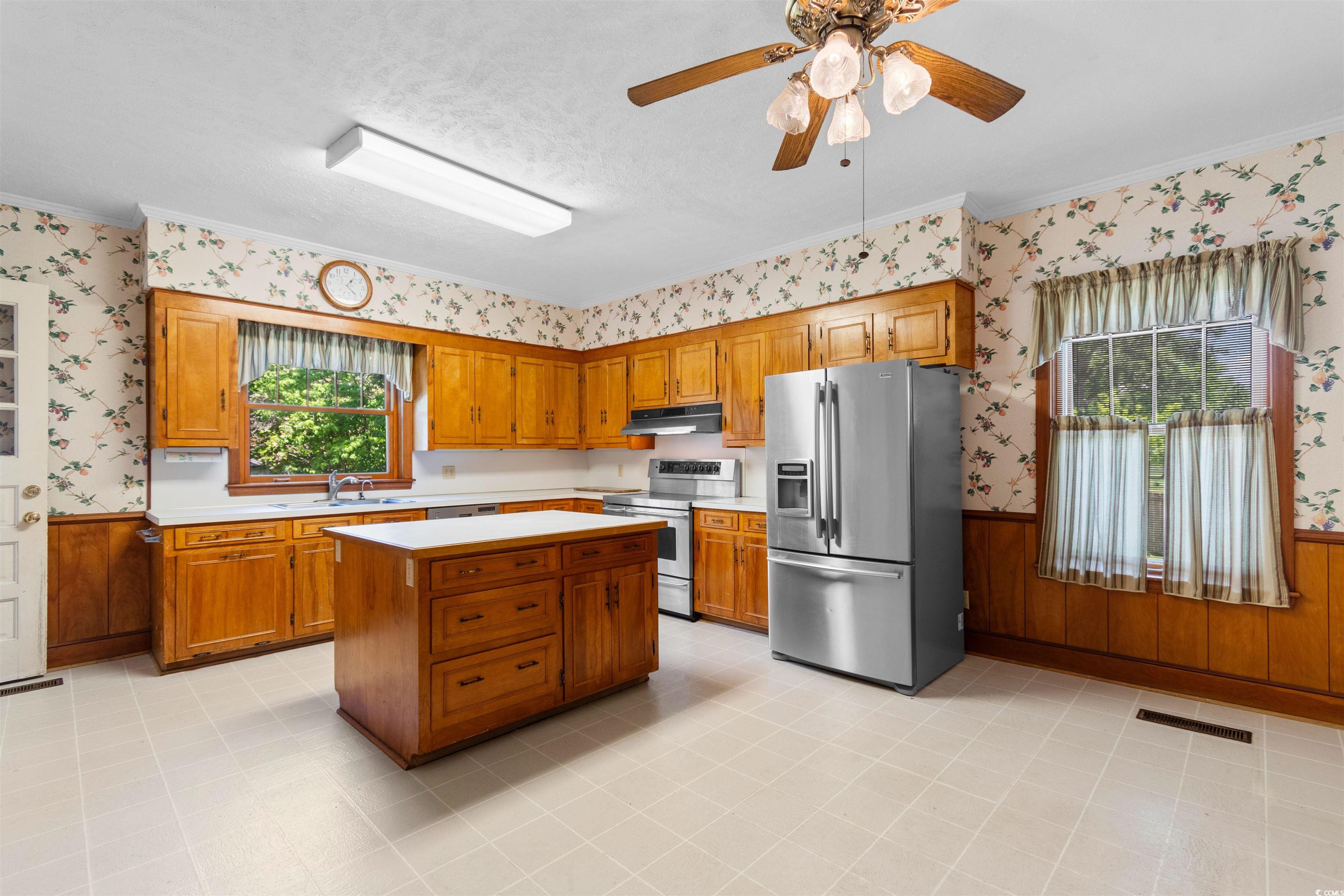 118 Ford Avenue Mullins, SC 29574 - Photo 8 of 40