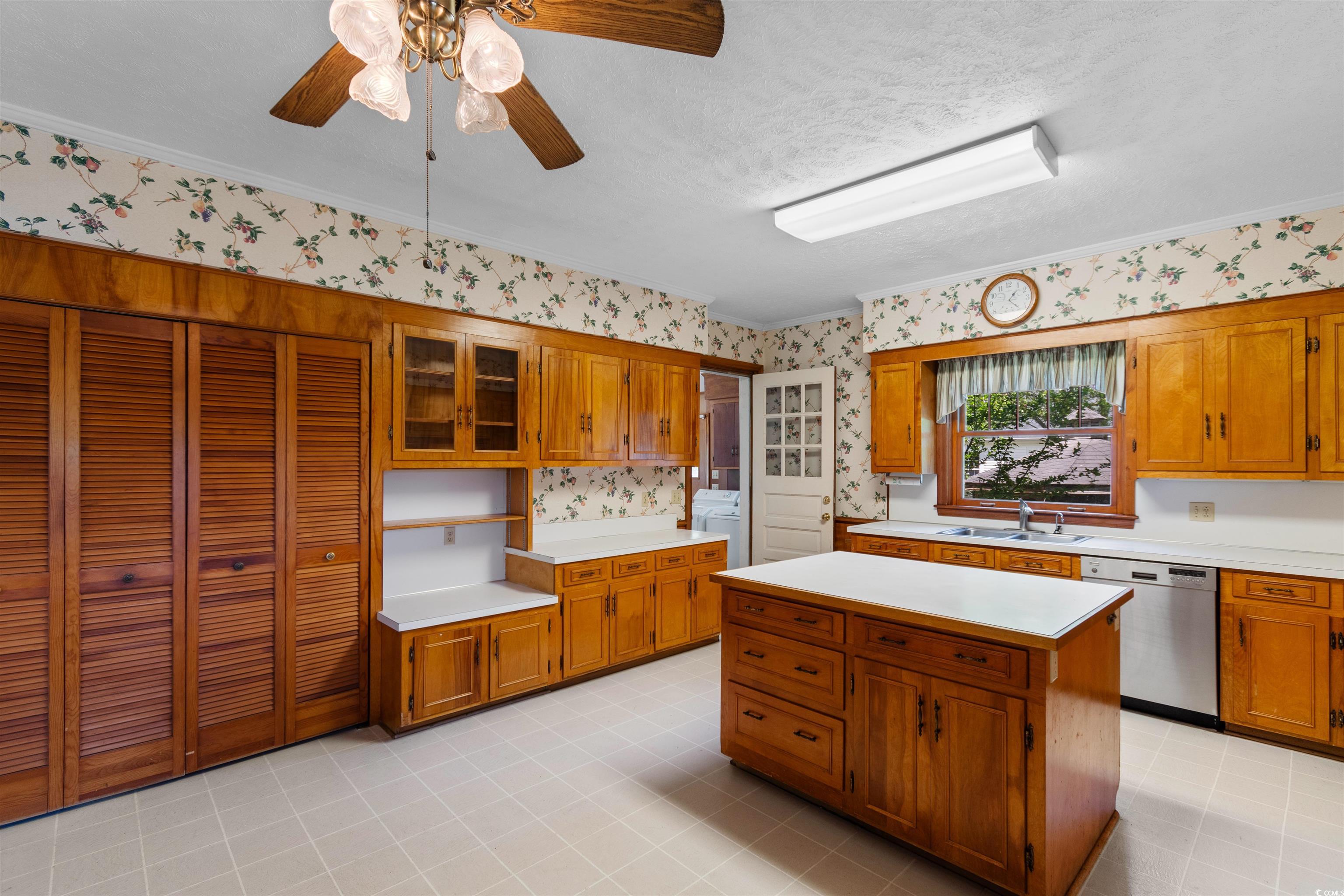 118 Ford Avenue Mullins, SC 29574 - Photo 9 of 40