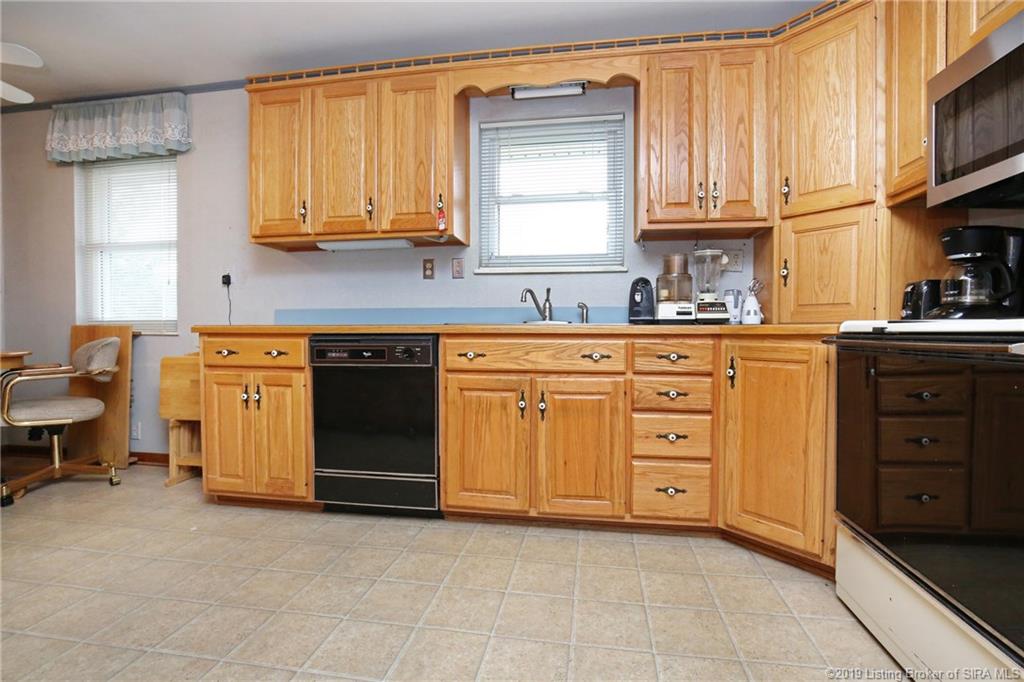 217 Spickert Knob Road New Albany, IN 47150 - Photo 11 of 52 Gallery Image 11