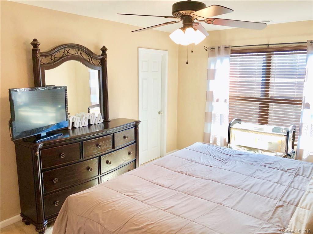 10010 Bristley Road Charlotte, NC 28227 - Photo 33 of 35