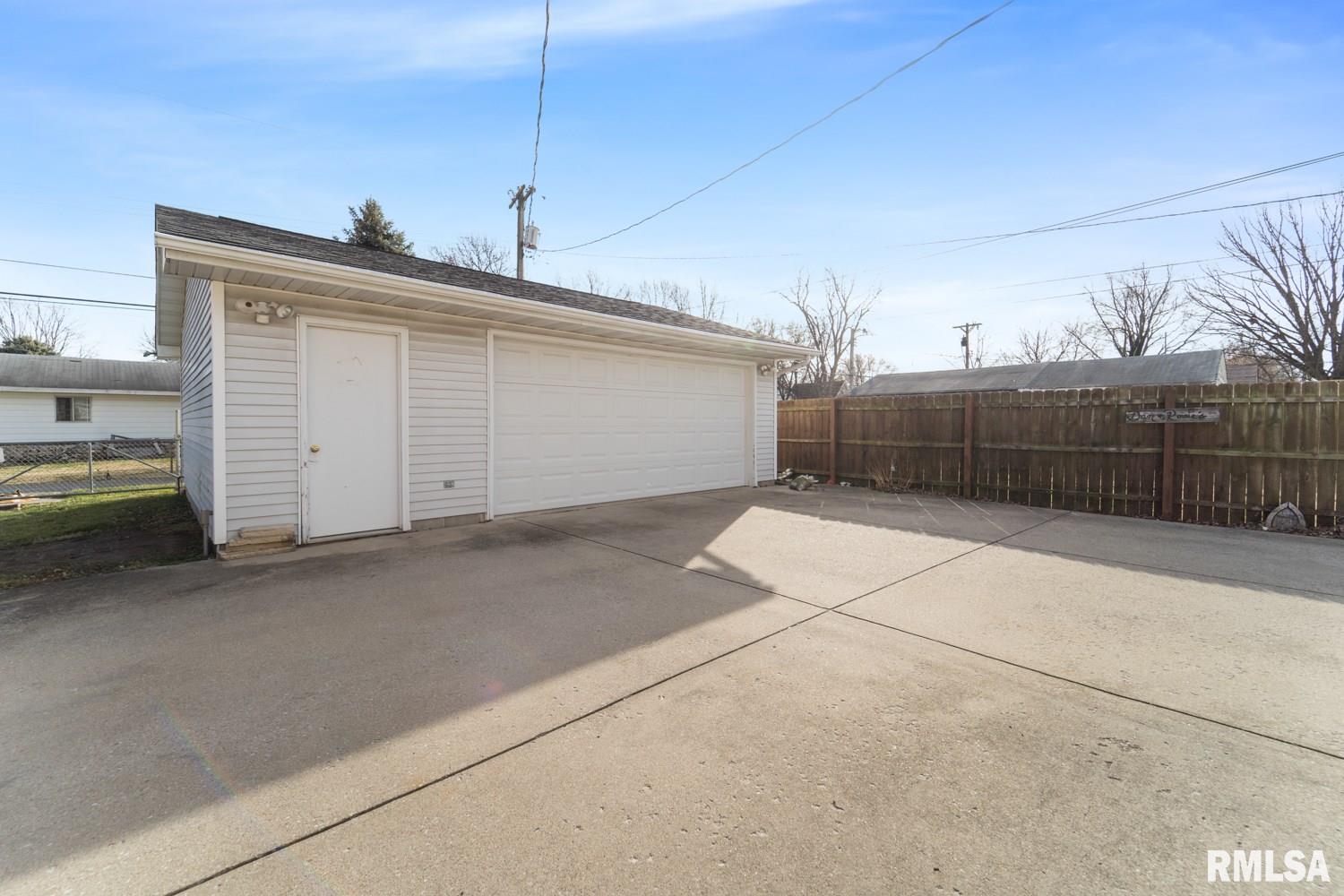 2024 North 16th Street Springfield, IL 62702 - Photo 6 of 36
