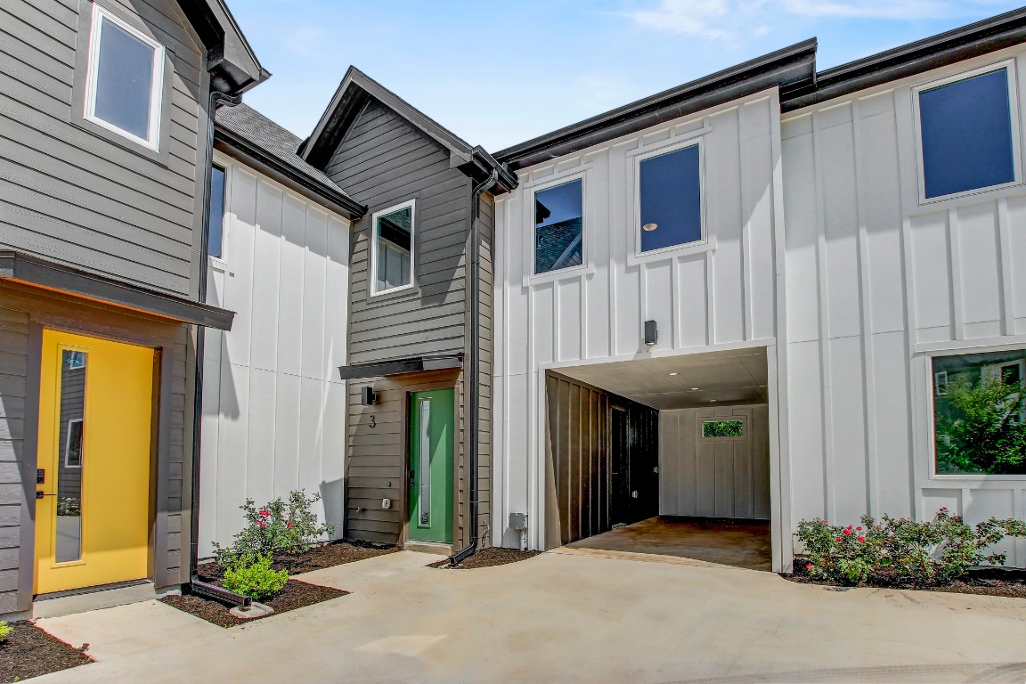 4127 East 12th Street, Unit 3 Austin, TX 78721 - Photo 26 of 29 a front view of a house