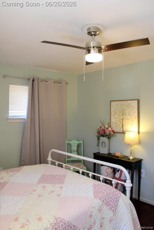 8951 Stevens Street Taylor, MI 48180 - Photo 27 of 32 NEW CEILING FAN!