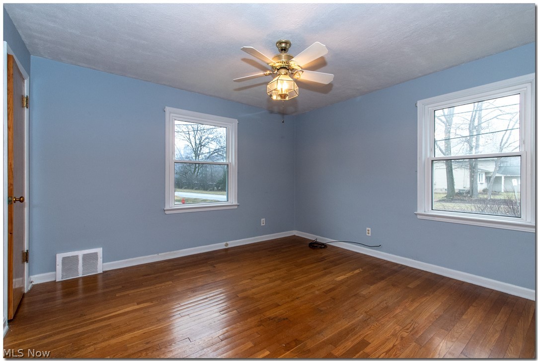 1091 Gordon Road Lyndhurst, OH 44124 - Photo 11 of 35