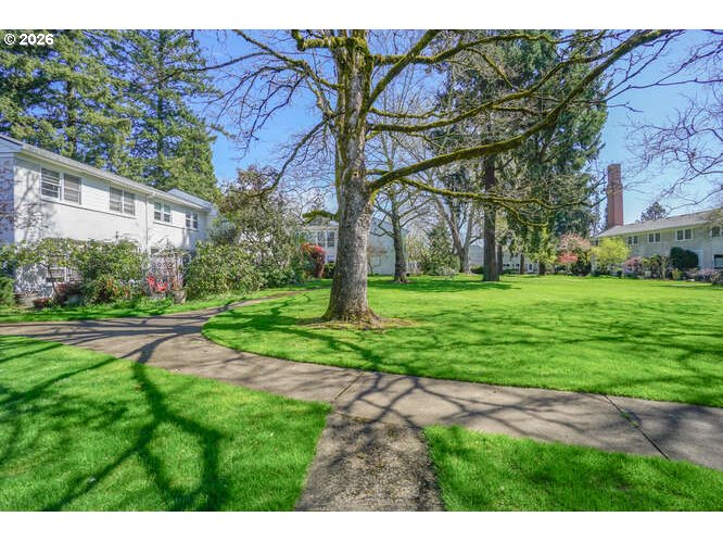 6810 Northeast Hancock Street Portland, OR 97213 - Photo 33 of 40
