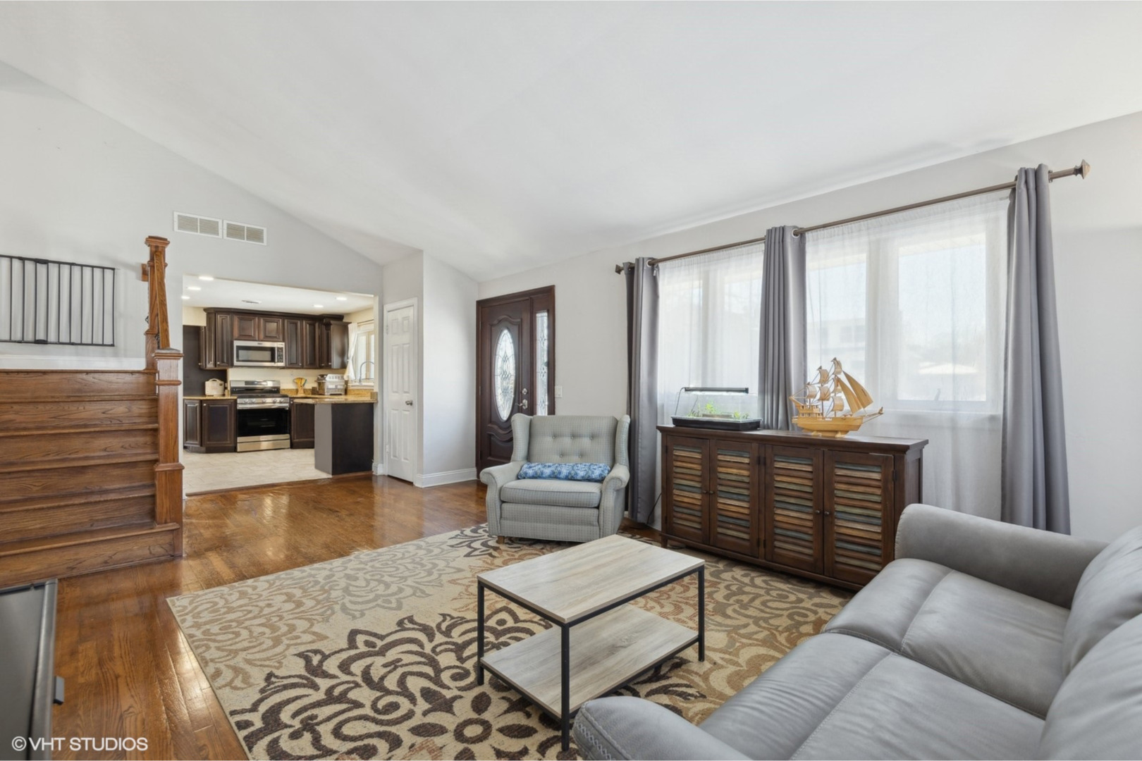1115 Potter Road Park Ridge, IL 60068 - Photo 4 of 24 a living room with furniture and a wooden floor