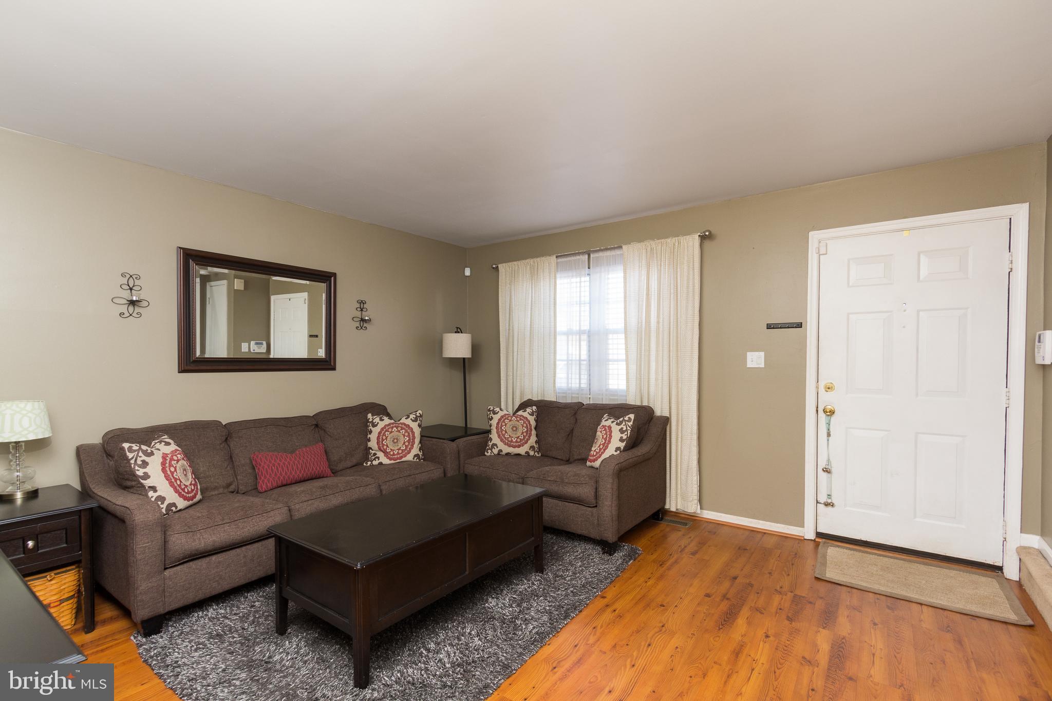 41 Luffing Court Baltimore, MD 21221 - Photo 3 of 28 Gallery Image 3