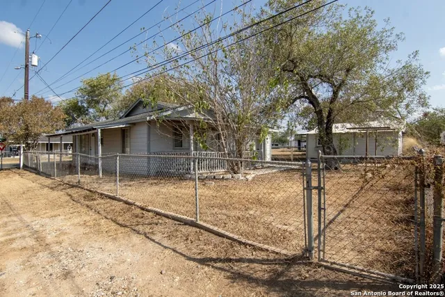 $224,000 | 116 Matlock, Poth, TX 78147