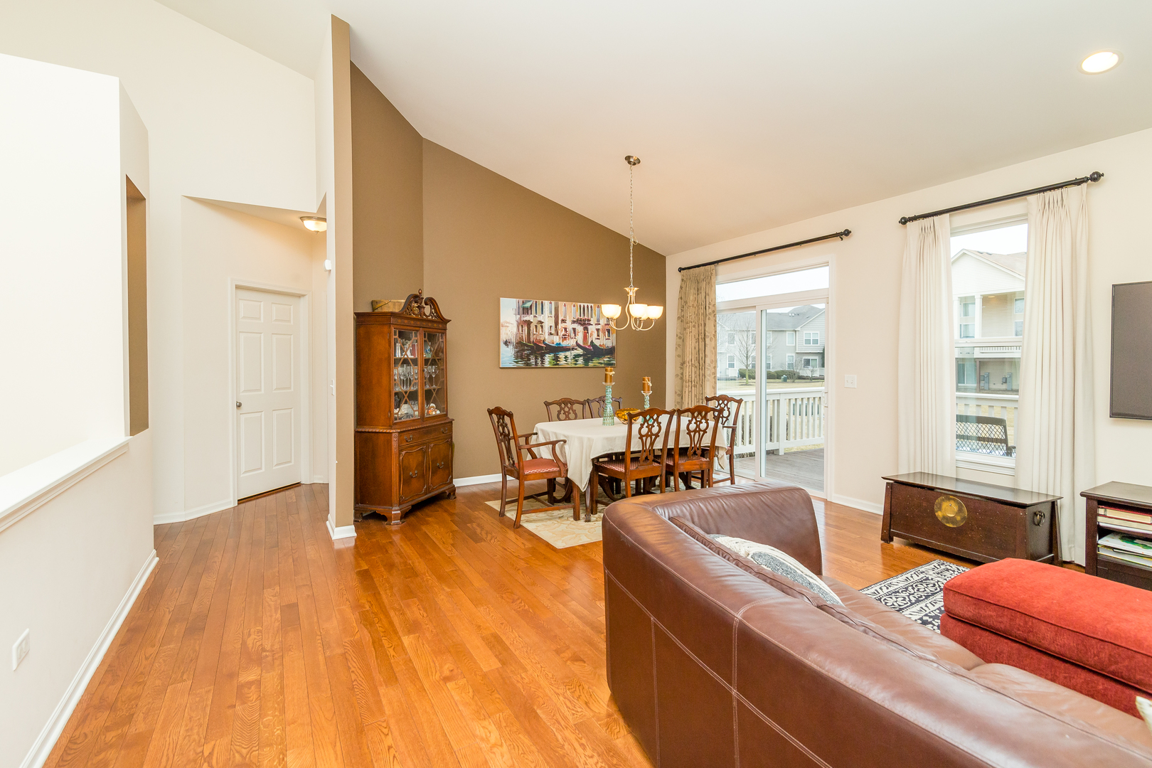 976 Oak Ridge Boulevard Elgin, IL 60120 - Photo 6 of 39 a living room with furniture and large windows