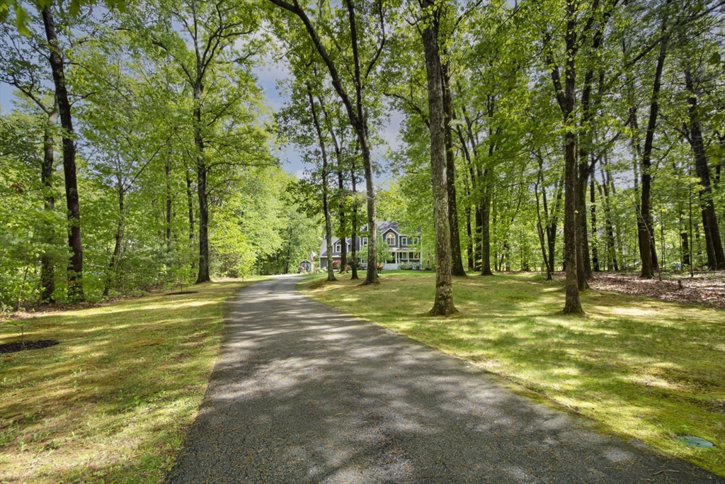 8 Upton Street Dunstable, MA 01827 - Photo 7 of 39