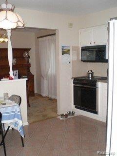21251 Andover Road Southfield, MI 48076 - Photo 15 of 19 Kitchen