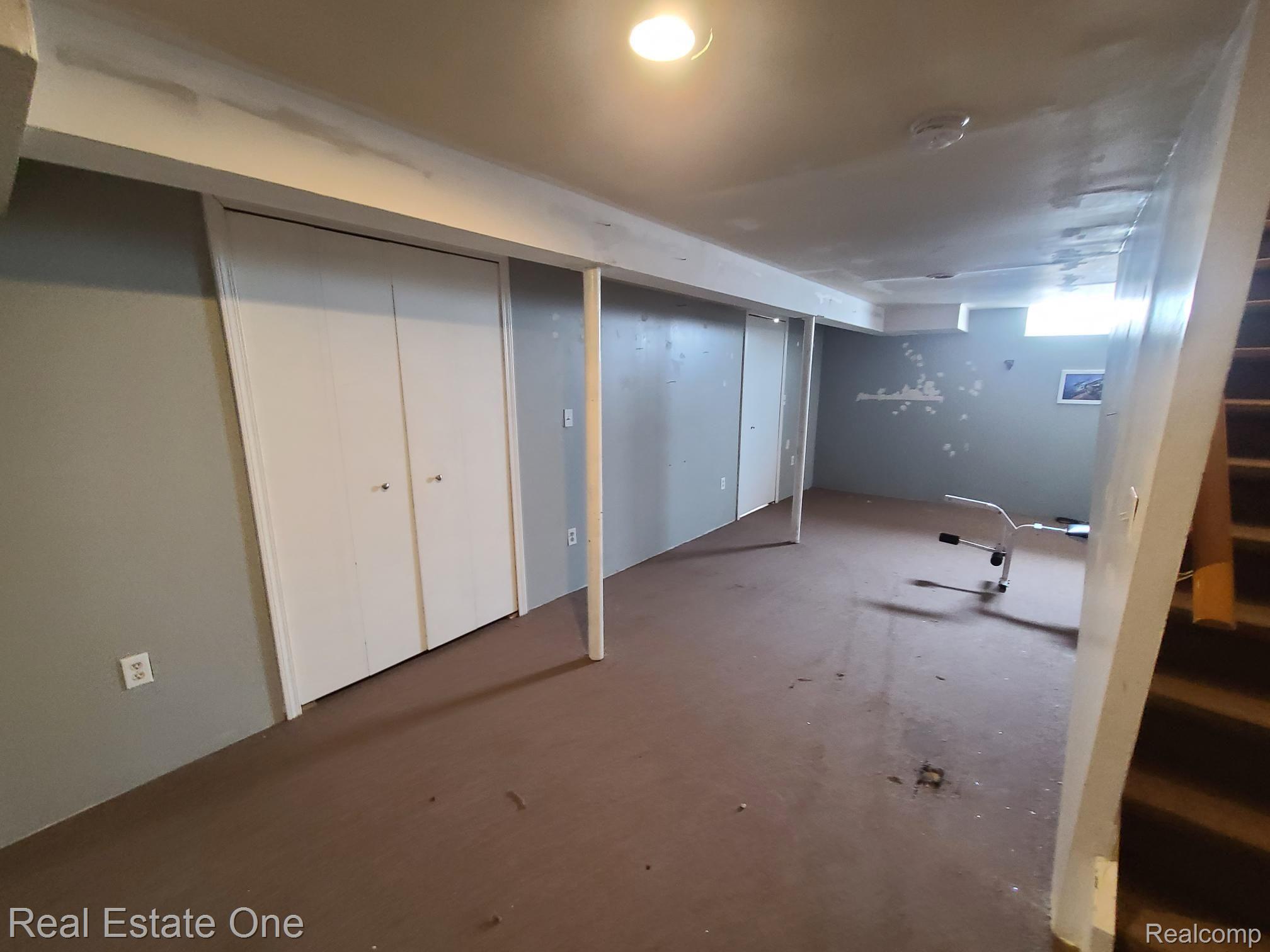 48604 Sugarbush Road New Baltimore, MI 48047 - Photo 21 of 29 Gallery Image 21