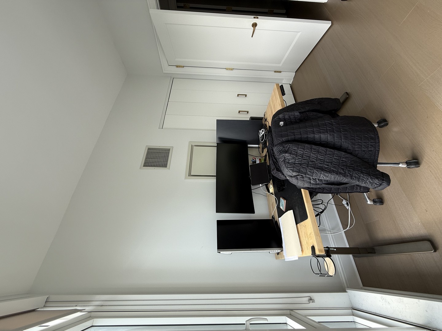 514 North Peshtigo Court, Unit 3307 Chicago, IL 60611 - Photo 13 of 30 a picture of a table