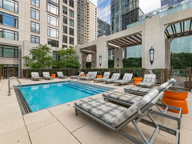 $5,275 | 514 North Peshtigo Court, Unit 3307, Chicago, IL 60611