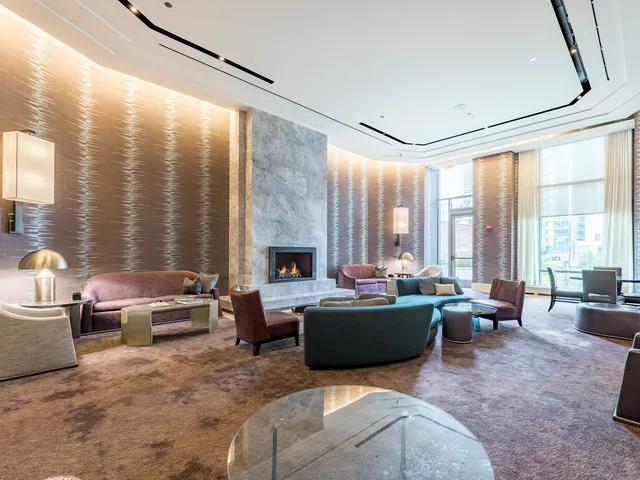 $5,275 | 514 North Peshtigo Court, Unit 3307, Chicago, IL 60611