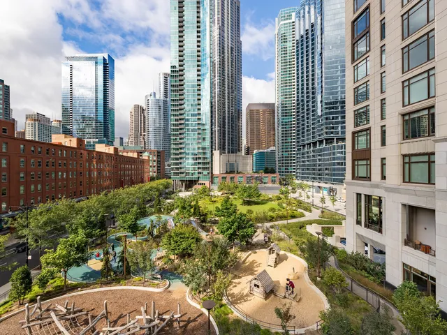 $5,275 | 514 North Peshtigo Court, Unit 3307, Chicago, IL 60611